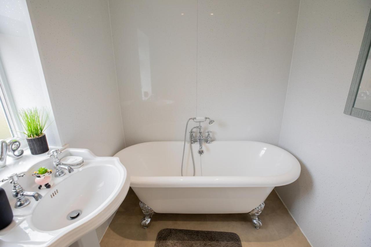 Og Stays Ii- 3Bedroom House Near Nissan & Stadium, Free Parking Sunderland  Kültér fotó